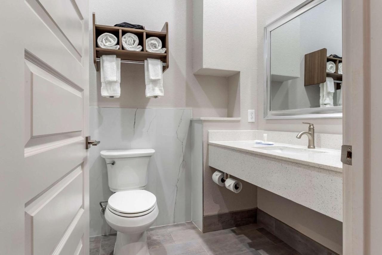 Clarion Pointe Port Arthur-beaumont South Hotel 2*